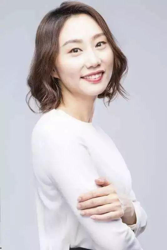 明星大,揭秘虚拟偶像的崛起之路