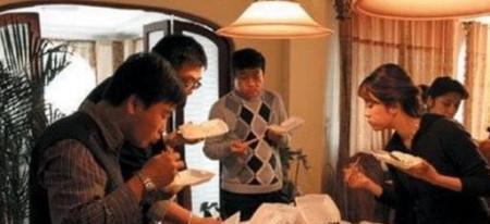 明星片场吃饭,镜头背后的美味瞬间