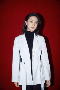 演员冯秦川的老公是谁,揭秘她与神秘老公的爱情故事